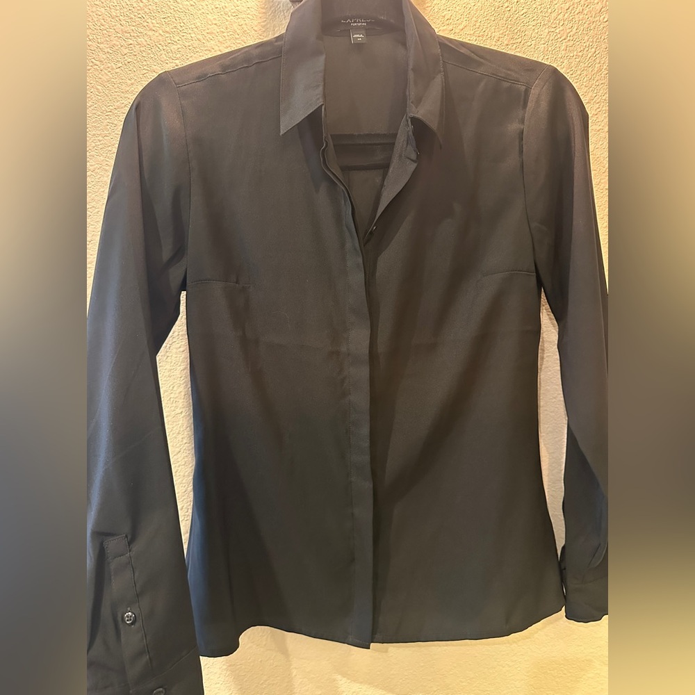 EXPRESS women’s XS Portofino button down long sleeve shirt silky feel